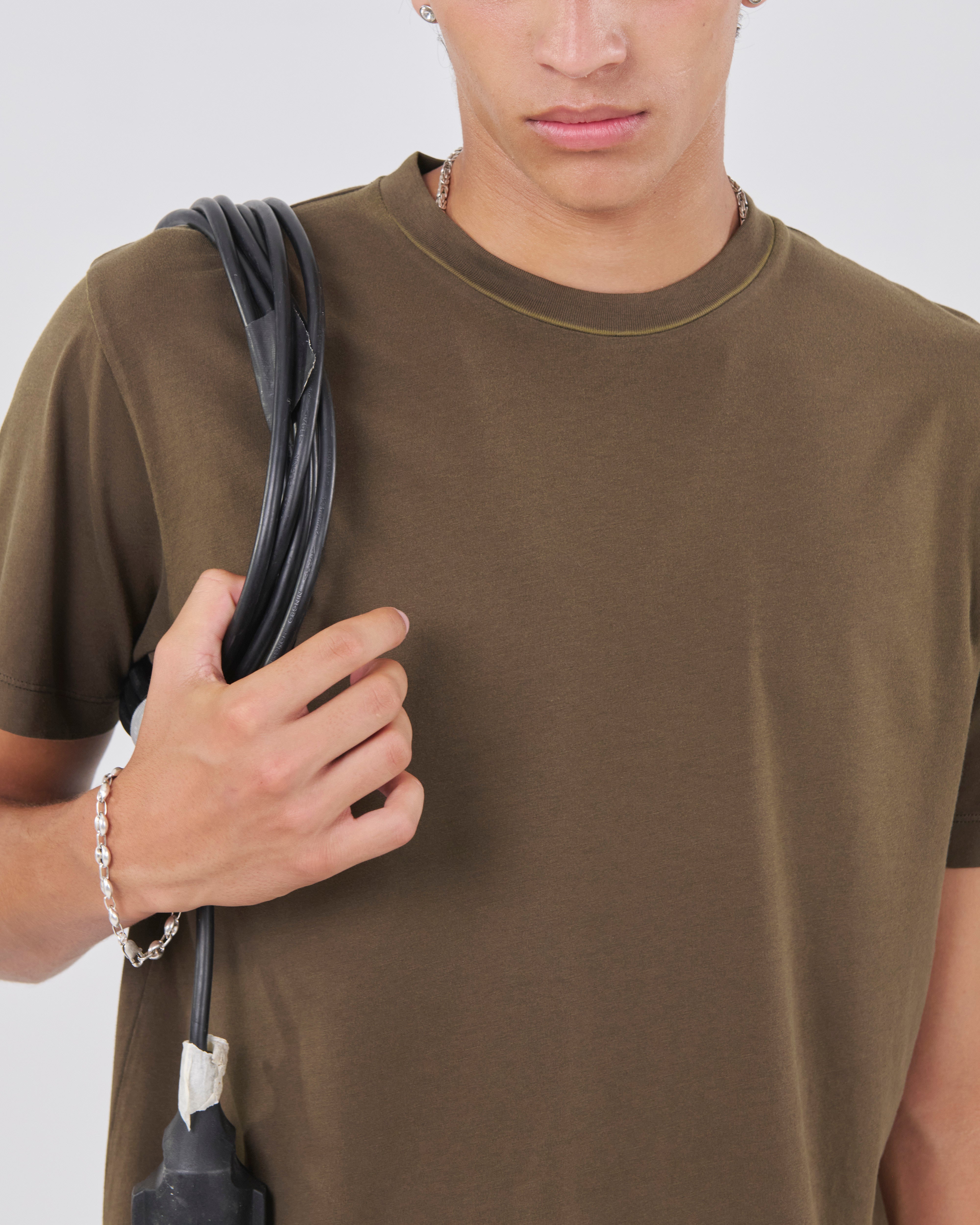 Classic T-Shirt 135, Petrichor
